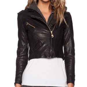 Doma Fitted Cropped Jacket
